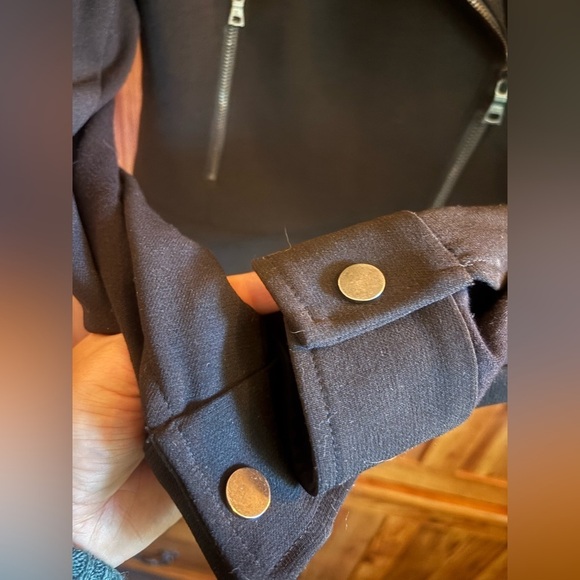 BCBG MAXAZRIA Blazer Rayon Blend ZipUp XS Women’s Like New Condition W/ Pockets - Picture 8 of 12